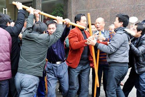 轻松日收入上千元?苏州一对叔侄的存款全被骗了(外挂被骗千元叔侄充值) 脚本文章 轻松日收入上千元?苏州一对叔侄的存款全被骗了(外挂被骗千元叔侄充值) 轻松日收入上千元?苏州一对叔侄的存款全被骗了(外挂被骗千元叔侄充值) 脚本文章